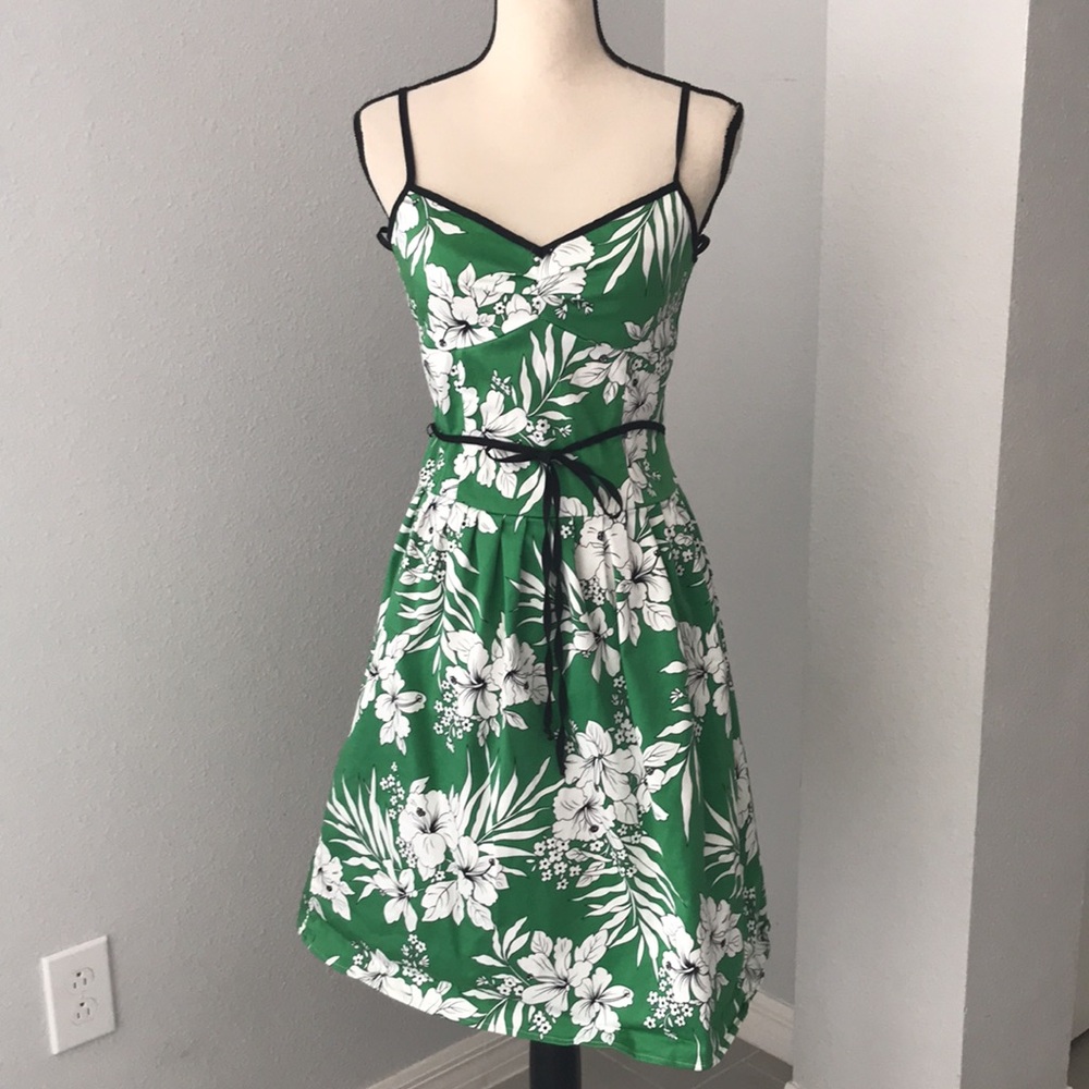 B SMART Women Sleeveless Green and White Jungle Print Summer Dress | 11-12